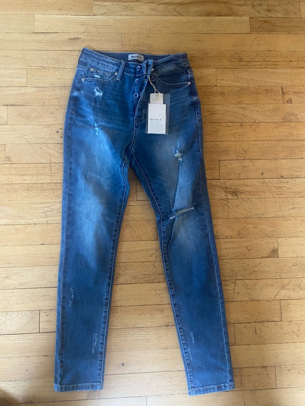 Special À size 5 jeans. All button closure. NWT!!!